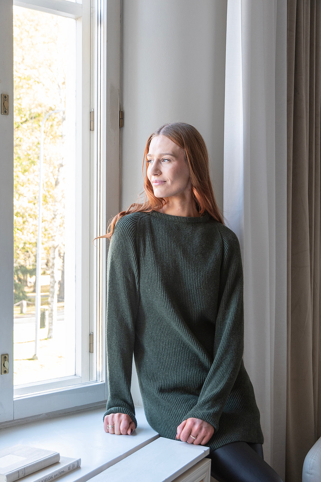 WOOL Warm Long Knit -neule, tummanvihreä