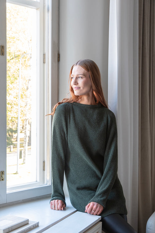 WOOL Warm Long Knit -neule, tummanvihreä