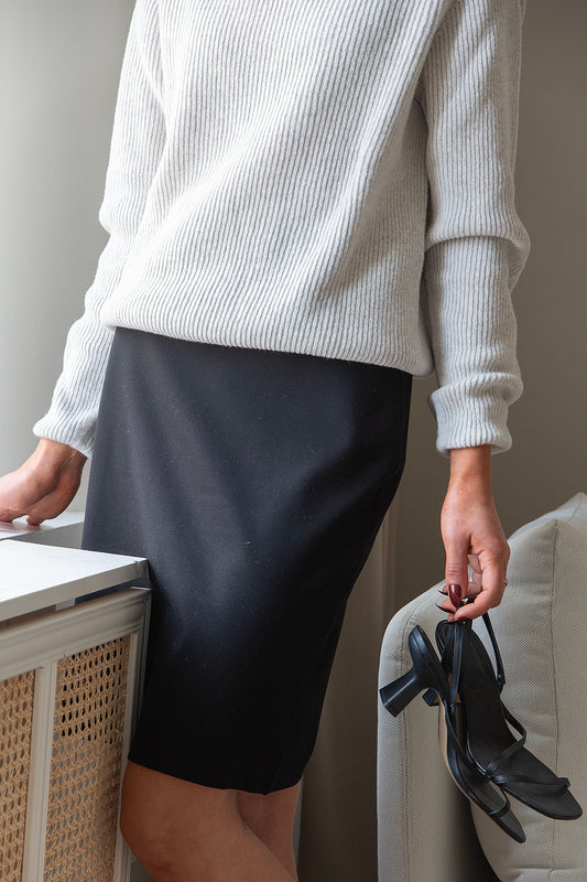 ESSENTIAL Pencil Skirt -kynähame, musta