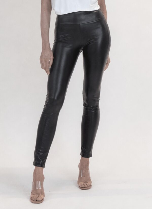 ESSENTIAL Faux Leather Leggings