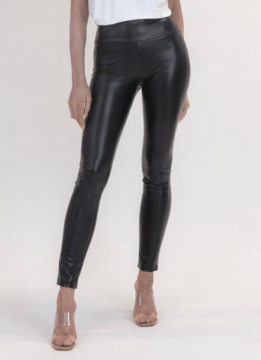 ESSENTIAL Faux Leather Leggings