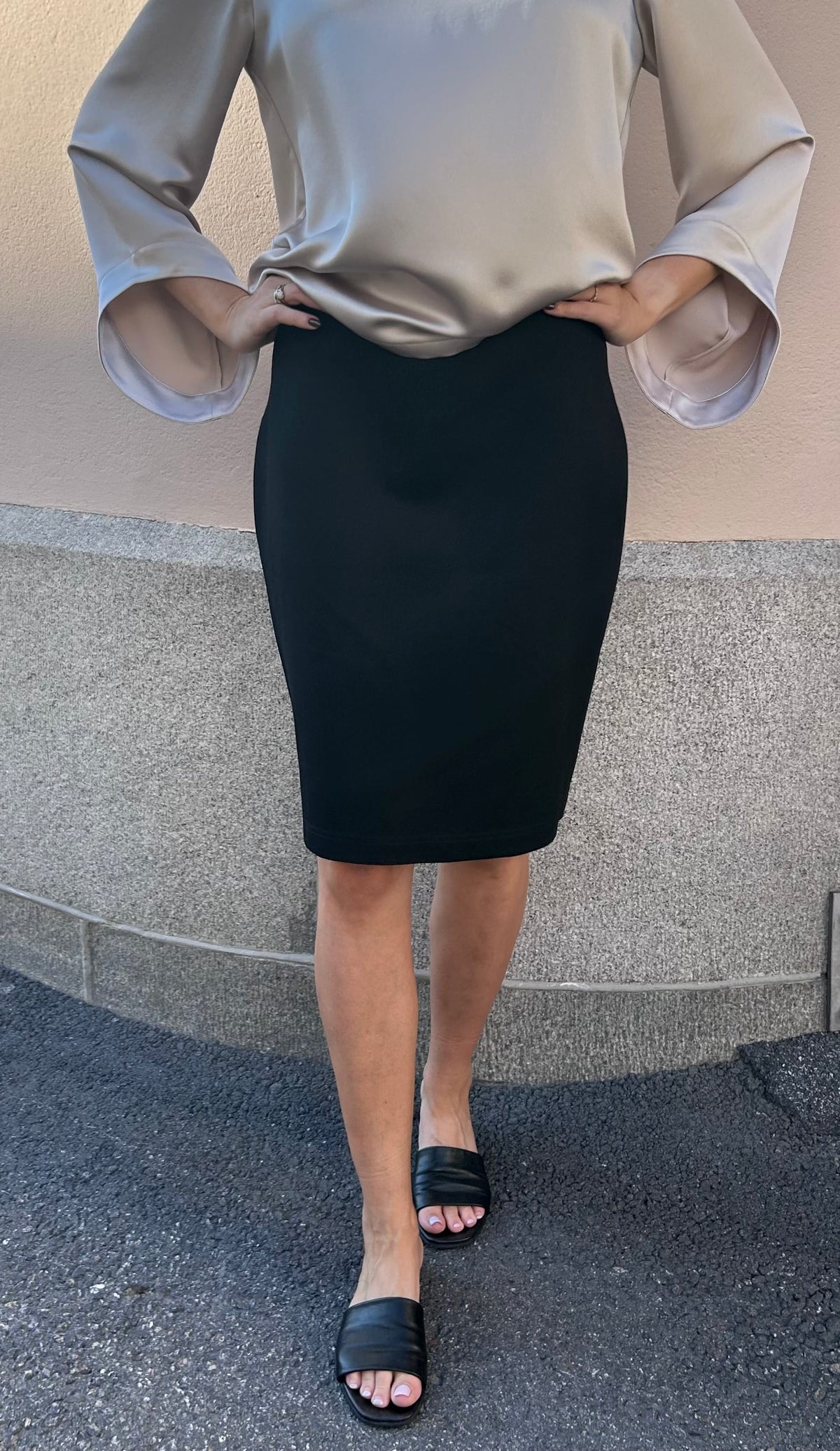 ESSENTIAL Pencil Skirt -kynähame, musta